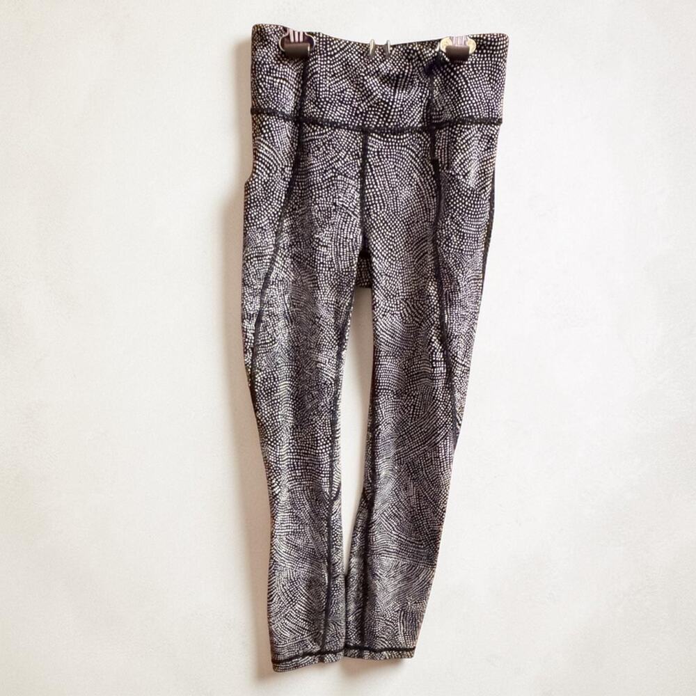Lululemon Wunder Under High Rise Tight 25” Camo Emboss Black Leggings Size 2